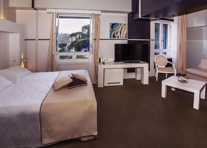 Hotell Piccolo 4*